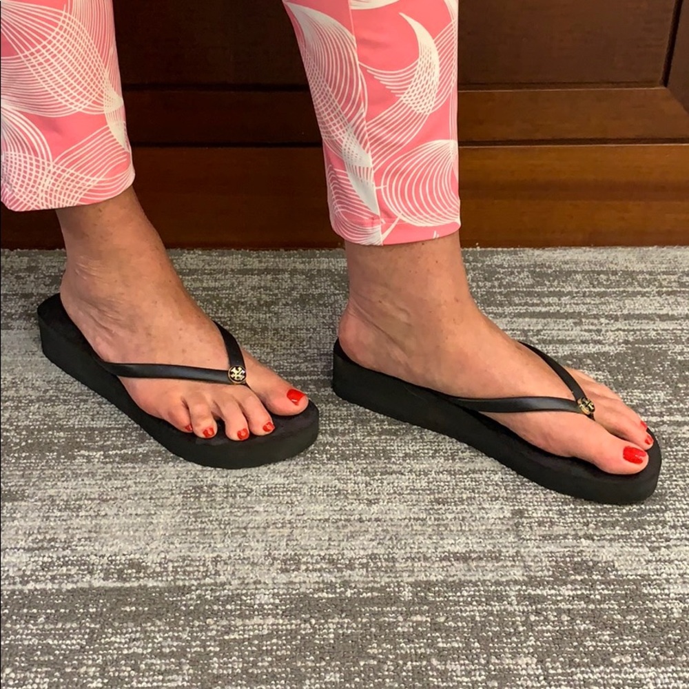 BRAND NEW TORY BURCH FLIP FLOPS
